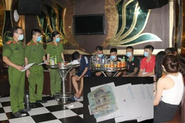 Tụ tập đến quán karaoke để “mở tiệc” ma tuý giữa mùa dịch