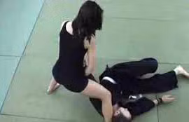 Đâm chồng lòi ruột vì ghen tuông