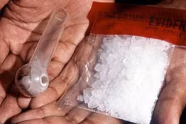 Cựu phó chủ tịch xã bị bắt quả tang tàng trữ ma tuý