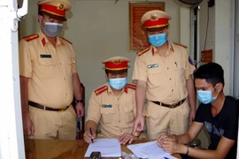 CSGT tuần tra, phát hiện đối tượng tàng trữ trái phép chất ma tuý