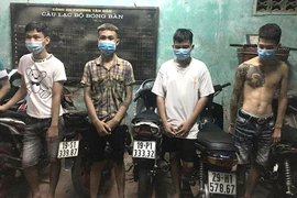 Phú Thọ: Phát hiện bắt giữ gần chục thanh thiếu niên lạng lách, đánh võng ‘bốc đầu’ xe máy
