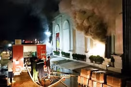 Cháy quán bar, 3 nữ 'dancer' tử vong