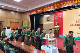 Công an quận Long Biên: Nêu cao tinh thần đoàn kết dân tộc, tinh thần tương thân tương ái