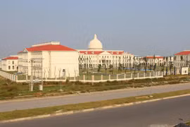 Bắt giam nguyên Bí thư Đảng uỷ xã và cán bộ Trung tâm phát triển quỹ đất