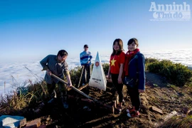 Chinh phục đỉnh Chiêu Lầu Thi, check in bồng bềnh với mây trời 