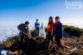 Chinh phục đỉnh Chiêu Lầu Thi, check in bồng bềnh với mây trời 