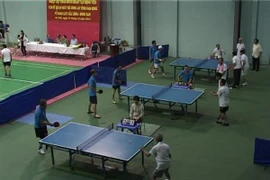 Giao lưu bóng bàn, cầu lông giữa các CLB sỹ quan hưu trí