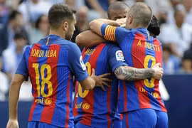 Barcelona vượt mặt Real Madrid về tài chính 