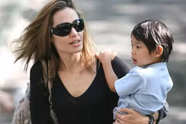 Mẹ ruột Pax Thiên chính thức lên tiếng về tin đồn "đòi lại con" khi Angelina Jolie và Brad Pitt chia tay