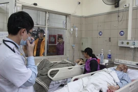 Mâu thuẫn trong cuộc sống, hơn 1.000 trường hợp uống thuốc diệt cỏ tự tử mỗi năm