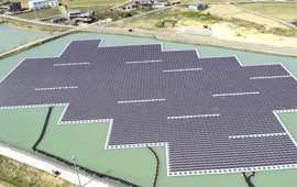 Nhật Bản khánh thành 2 nhà máy điện mặt trời nổi trên mặt nước