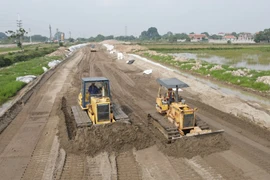 Hà Nội đôn đốc 7 quận, huyện đảm bảo tiến độ GPMB dự án đường Vành đai 4 – Vùng Thủ đô