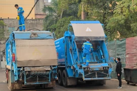 Hà Nội: Xe vận chuyển rác thải phải có camera hành trình, GPS