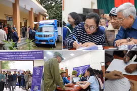 Xe dịch vụ công lưu động "đội mưa" đến phục vụ đồng bào dân tộc xã Ba Vì