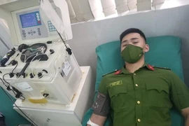 Thanh niên Công an Thủ đô kịp thời hiến máu giúp người dân cấp cứu ở bệnh viện Việt Đức