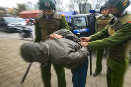 Chủ tịch Hà Nội tặng bằng khen 7 cá nhân thuộc CATP