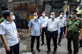 Chủ tịch Hà Nội: Kéo dài giãn cách xã hội gây nhiều hệ lụy, tập trung "khóa nhanh, xóa gọn vùng đỏ, mở rộng vùng xanh"