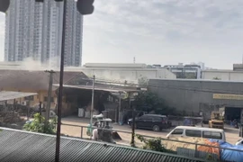 Chủ tịch Hà Nội chỉ đạo làm rõ thông tin ô nhiễm môi trường ở quận Long Biên