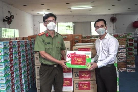 Tuổi trẻ Công an Thủ đô "chia lửa" với tuyến đầu chống dịch và bà con miền Nam ruột thịt