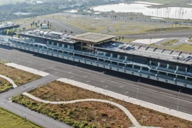 Đường đua F1 ở Hà Nội từng được mong chờ giờ nằm phơi mưa nắng...