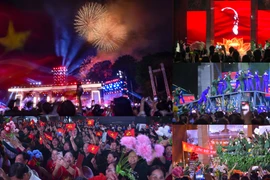 Hà Nội rực sáng pháo hoa ở Công viên Thống nhất mừng 50 năm Giải phóng miền Nam