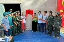 Quân đội bàn giao nhà sớm cho người dân xã Mường Luân, Điện Biên khắc phục hậu quả mưa lũ