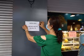 Hà Nội: Đóng cửa hàng cắt tóc, gội đầu, nhà hàng ăn uống, chỉ được bán mang về từ 0h ngày 13-7