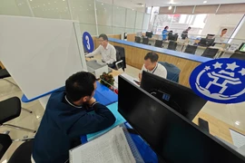 Trung tâm Phục vụ hành chính công Hà Nội yêu cầu xử lý nghiêm trường hợp môi giới, thu phí trái quy định