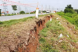 Hà Nội công bố tình huống khẩn cấp sạt lở mái đê hữu Đáy ở huyện Quốc Oai