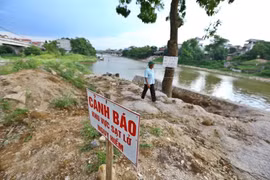 Hà Nội công bố tình huống khẩn cấp sạt lở đê hữu Bùi ở Chương Mỹ