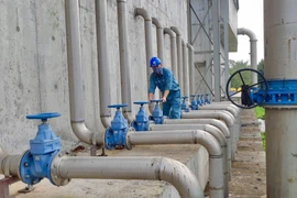 Hà Nội giảm 100% giá nước sinh hoạt cho hộ nghèo, hộ cận nghèo trong 3 tháng