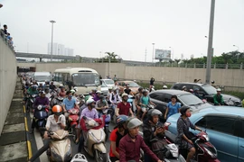 Hà Nội khẩn trương nghiên cứu chính sách hỗ trợ chuyển đổi phương tiện giao thông xanh