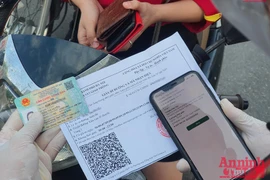 Hà Nội đã cấp 526.992 giấy đi đường, phiếu đi chợ mẫu mới, phát hiện có trường hợp làm giả QR code 