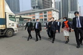 Chủ tịch Hà Nội yêu cầu khắc phục tình trạng “đầu năm đủng đỉnh, cuối năm vội vàng"