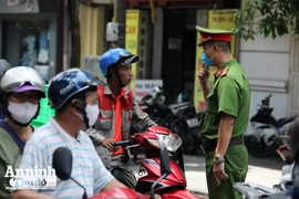 Chủ tịch Hà Nội chỉ đạo 12 việc phòng, chống Covid-19 trong tình hình mới