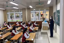 Hà Nội yêu cầu đeo khẩu trang nơi đông người, tăng cường phòng chống Covid-19 trong trường học