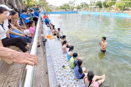 Hà Nội rà soát trẻ từ 6 đến 16 tuổi chưa biết bơi 