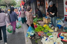 Xã, phường phải báo cáo đúng thực trạng, xử lý dứt điểm chợ "cóc", chợ "tạm" 