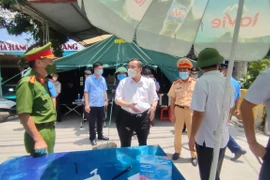 Chủ tịch Hà Nội kêu gọi người dân khai báo y tế thường xuyên