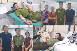 Thanh niên Công an Thủ đô đội mưa đi hiến máu hiếm cứu người