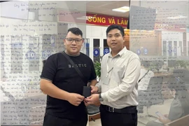 Những mẩu chuyện nhỏ ý nghĩa ở Chi nhánh số 3 Trung tâm Phục vụ hành chính công TP Hà Nội