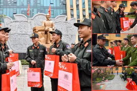 Trao tặng gần 1300 suất quà của Giám đốc CATP Hà Nội động viên cán bộ, chiến sỹ trực tết