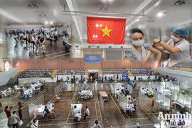 [ẢNH] Hà Nội trưng dụng nhà thi đấu 2.000 chỗ làm điểm tiêm vaccine Covid-19