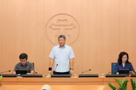 Hà Nội họp khẩn, yêu cầu có phương án di dời, đảm bảo tuyệt đối an toàn cho người dân vùng ngập lụt