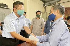 Phó Chủ tịch UBND thành phố Hà Nội thăm hỏi, động viên gia đình nạn nhân vụ cháy xảy ra tại phố Tôn Đức Thắng