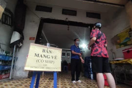 CDC Hà Nội nói gì về lộ trình cho phép một số loại hình kinh doanh không thiết yếu hoạt động trở lại?