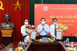 Chủ tịch Hà Nội trao quyết định bổ nhiệm Giám đốc 2 Sở GD-ĐT và VH-TT