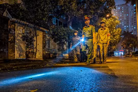 Chủ tịch Hà Nội tặng bằng khen 11 cá nhân thuộc Công an Thành phố