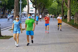 Từ mai, 28/9, Hà Nội cho phép tập thể dục ngoài trời, cửa hàng thời trang được hoạt động