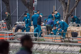 Cận cảnh trận địa pháo hoa tầm cao ở hồ Gươm trước giờ G chào năm mới Giáp Thìn 2024